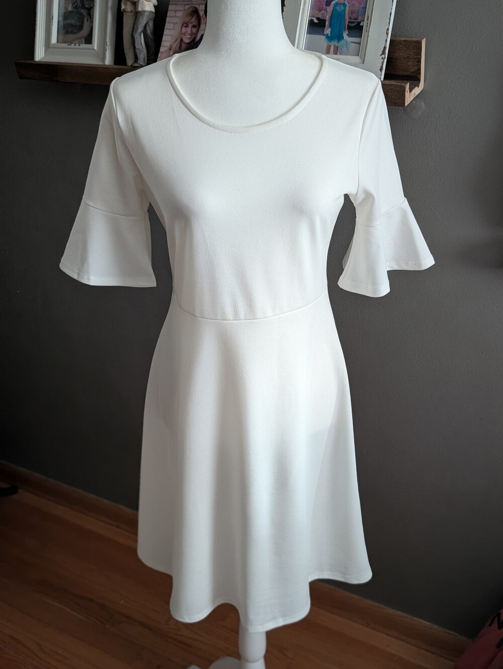 Les Amis Solid White Flutter Sleeve Fit & Flare Dress Small Minimalist USA